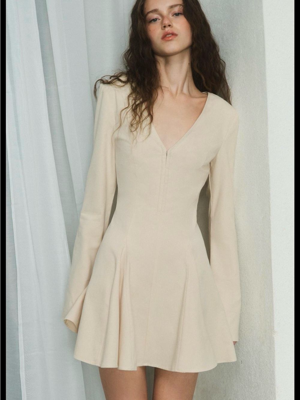 NWT ZARA Women's Cream Long Sleeve Flattering Dress!!!